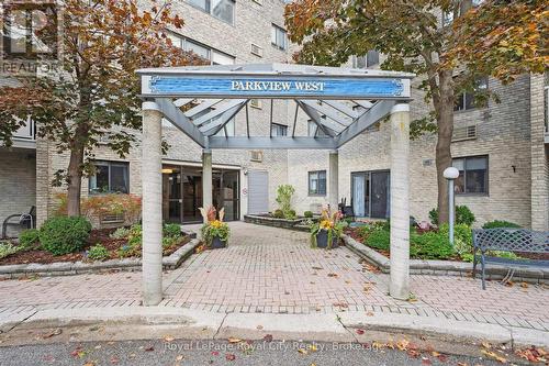 Parkview West - 403 - 93 Westwood Road, Guelph (Willow West/Sugarbush/West Acres), ON - Outdoor