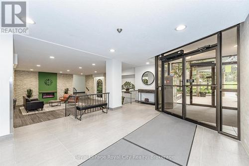 Inviting front entrance - 403 - 93 Westwood Road, Guelph (Willow West/Sugarbush/West Acres), ON -  Photo Showing Other Room