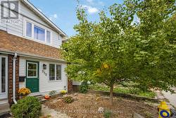 552 VICTORIA PARK AVENUE  Toronto, ON M4E 3T5