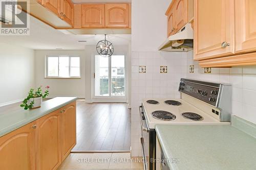 140 - 2001 Bonnymede Drive, Mississauga, ON - Indoor Photo Showing Kitchen