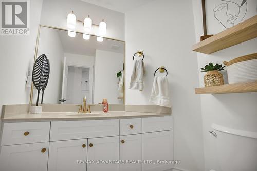 408 - 460 Wellington Street, London East (East F), ON - Indoor Photo Showing Bathroom