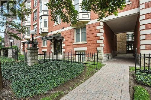 408 - 460 Wellington Street, London East (East F), ON - Outdoor