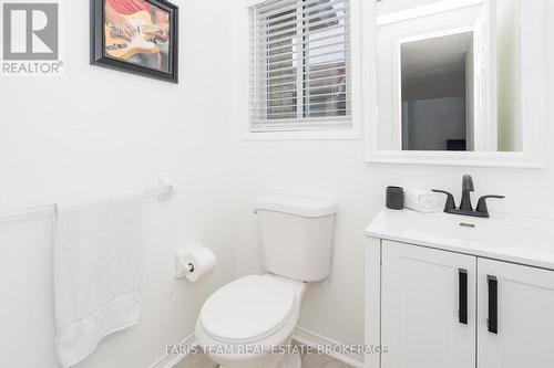 7 Round Leaf Court, Barrie, ON - Indoor Photo Showing Bathroom
