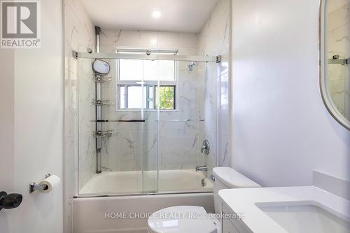 1014 Centre Street N, Whitby, ON - Indoor Photo Showing Bathroom