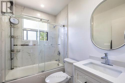 1014 Centre Street N, Whitby, ON - Indoor Photo Showing Bathroom