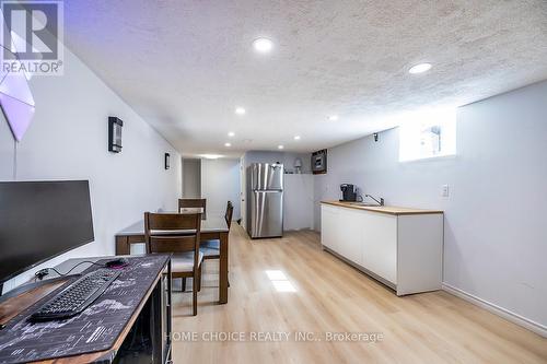 1014 Centre Street N, Whitby, ON - Indoor