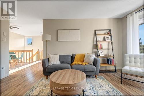 2 - 2 Stonebank Crescent, Ottawa, ON - Indoor Photo Showing Living Room