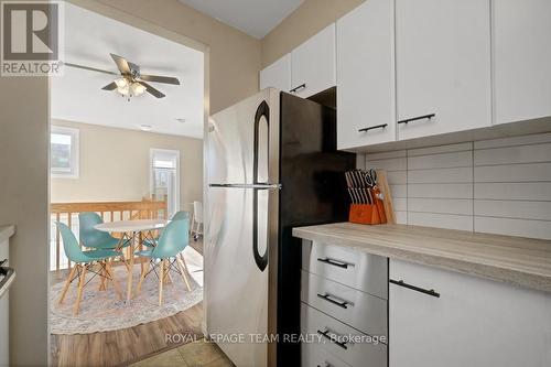 2 - 2 Stonebank Crescent, Ottawa, ON - Indoor Photo Showing Kitchen