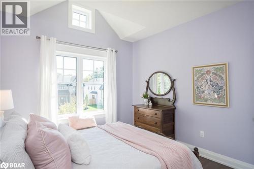 29 Barton Street, Milton, ON - Indoor Photo Showing Bedroom