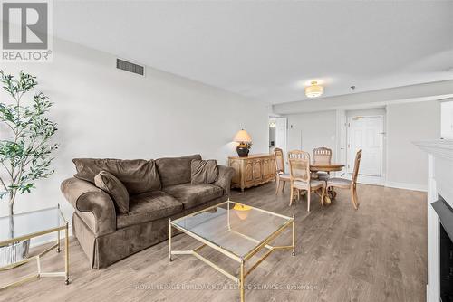 1107 - 5090 Pinedale Avenue, Burlington, ON - Indoor Photo Showing Living Room
