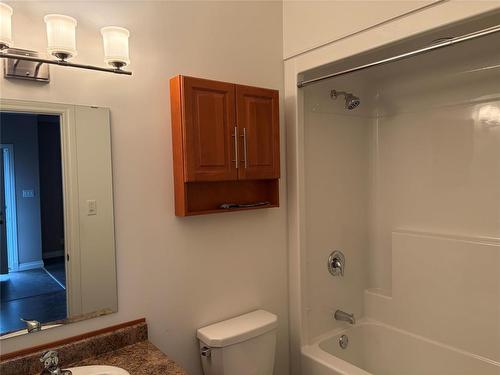 5 250 7Th Avenue N, Virden, MB - Indoor Photo Showing Bathroom