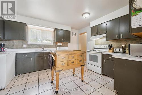 4769 Wellington Road 32 Road, Puslinch, ON - Indoor Photo Showing Kitchen