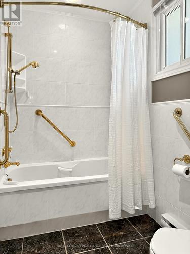 862 Berwick Place, Kingston (South Of Taylor-Kidd Blvd), ON - Indoor Photo Showing Bathroom
