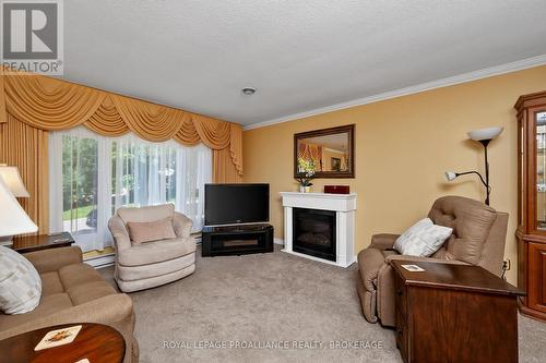 862 Berwick Place, Kingston (South Of Taylor-Kidd Blvd), ON - Indoor Photo Showing Living Room With Fireplace