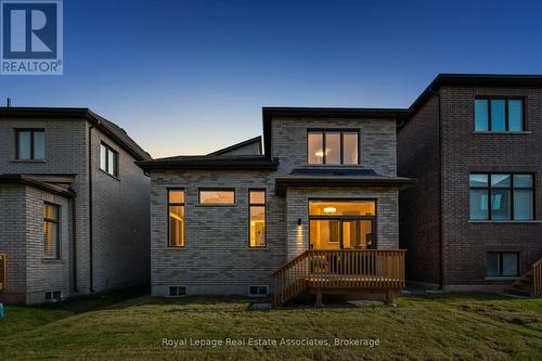 1249 Onyx Trail, Oakville, ON - Outdoor