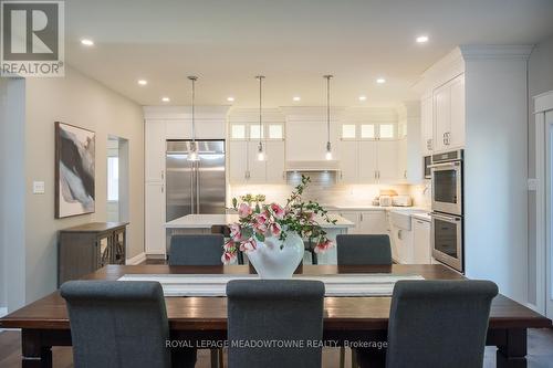 29 Barton Street, Milton, ON - Indoor Photo Showing Dining Room