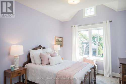 29 Barton Street, Milton, ON - Indoor Photo Showing Bedroom