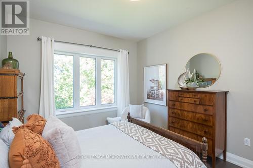 29 Barton Street, Milton, ON - Indoor Photo Showing Bedroom