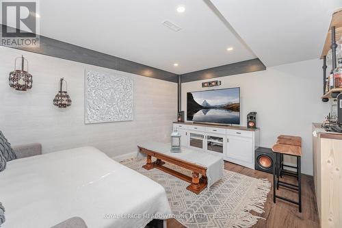 6 Hollis Crescent, East Gwillimbury, ON - Indoor