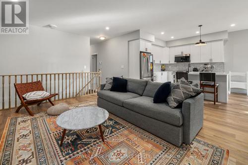677 Wilkins Gate, Cobourg, ON - Indoor Photo Showing Living Room