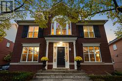 62 PIKE ROAD  Oakville, ON L6H 6C3