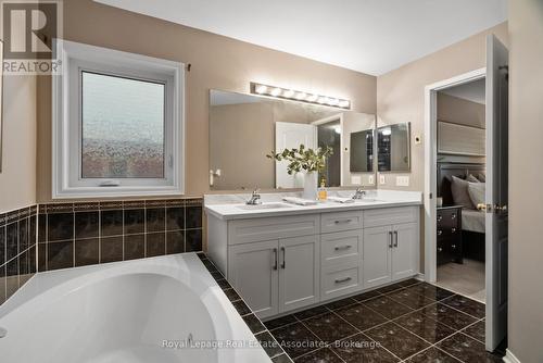 62 Pike Road, Oakville, ON - Indoor Photo Showing Bathroom