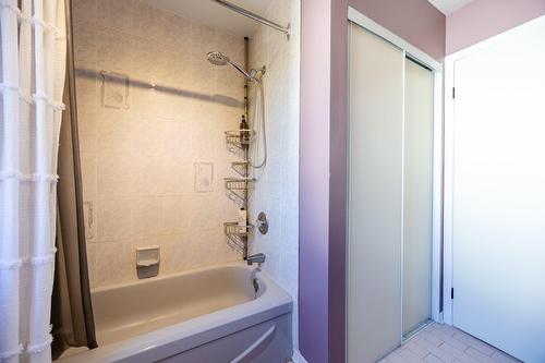 Salle de bains - 1 Crois. Raspberry, Beaconsfield, QC - Indoor Photo Showing Bathroom