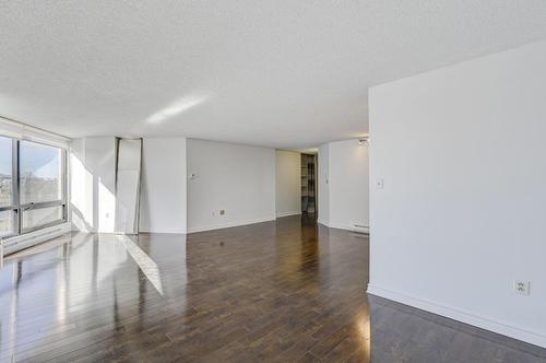 Living room - 1008-51 Place Charles-Le Moyne, Longueuil (Le Vieux-Longueuil), QC - Indoor Photo Showing Other Room