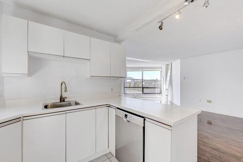 Kitchen - 1008-51 Place Charles-Le Moyne, Longueuil (Le Vieux-Longueuil), QC - Indoor Photo Showing Kitchen