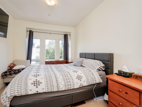 308-2747 Jacklin Rd, Langford, BC - Indoor Photo Showing Bedroom