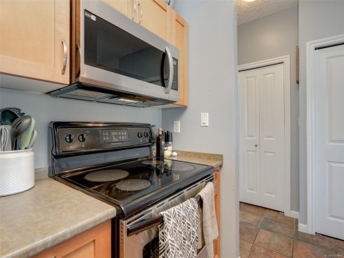 308-2747 Jacklin Rd, Langford, BC - Indoor Photo Showing Kitchen