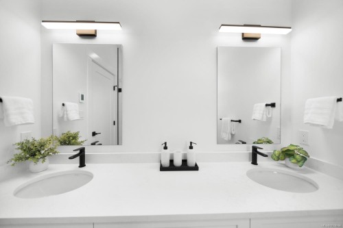 2547 Doctors Rd, Nanaimo, BC 