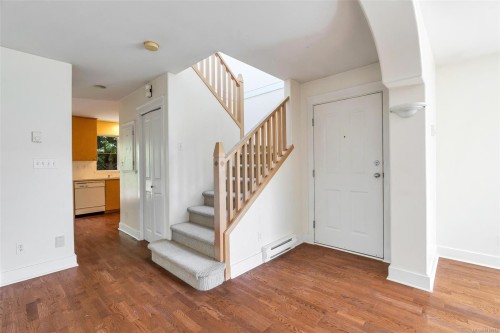 8-2633 Shelbourne St, Victoria, BC 