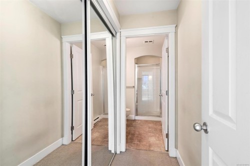 8-2633 Shelbourne St, Victoria, BC 