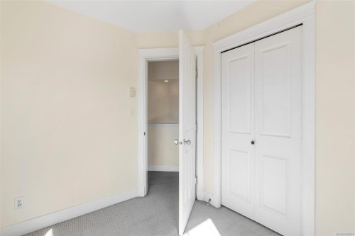 8-2633 Shelbourne St, Victoria, BC 