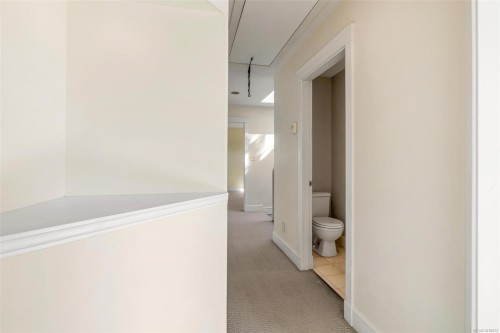 8-2633 Shelbourne St, Victoria, BC 