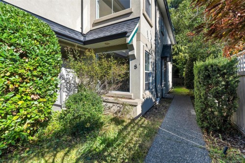 8-2633 Shelbourne St, Victoria, BC 