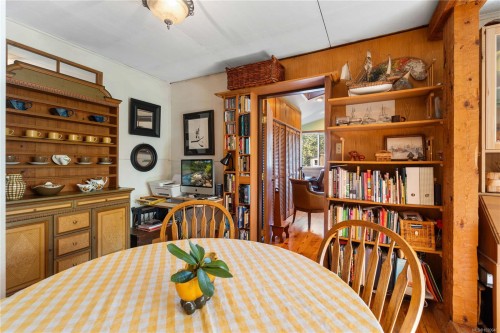 681 Turner Rd, Parksville, BC 