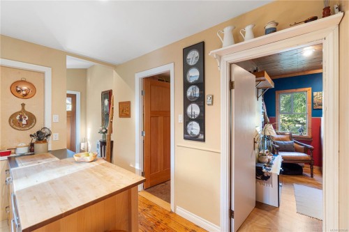 681 Turner Rd, Parksville, BC 