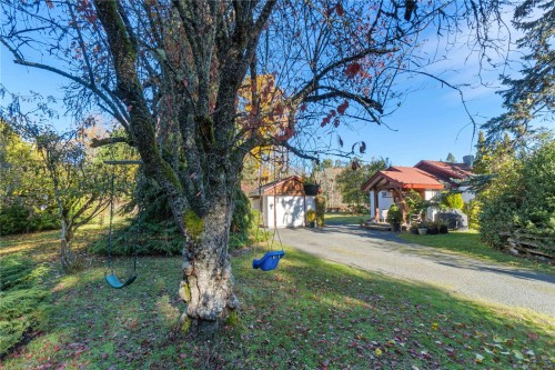 681 Turner Rd, Parksville, BC 