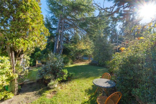 681 Turner Rd, Parksville, BC 