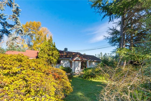 681 Turner Rd, Parksville, BC 