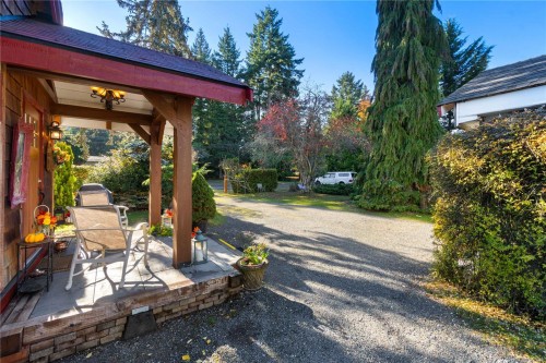 681 Turner Rd, Parksville, BC 