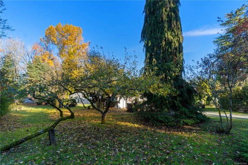 681 Turner Rd, Parksville, BC 