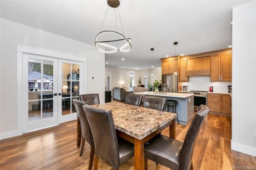 168 Edgewood Dr, Lake Cowichan, BC 