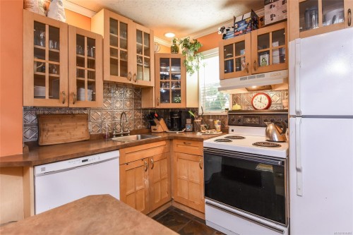 2767 Ulverston Ave, Cumberland, BC 