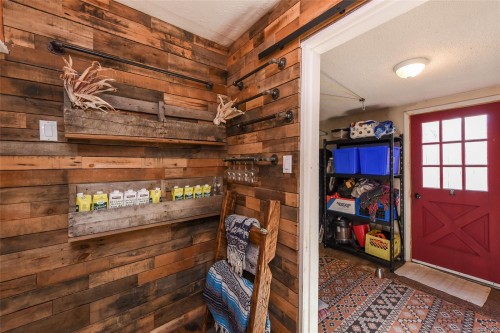 2767 Ulverston Ave, Cumberland, BC 