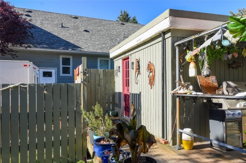 2767 Ulverston Ave, Cumberland, BC 