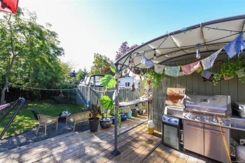 2767 Ulverston Ave, Cumberland, BC 