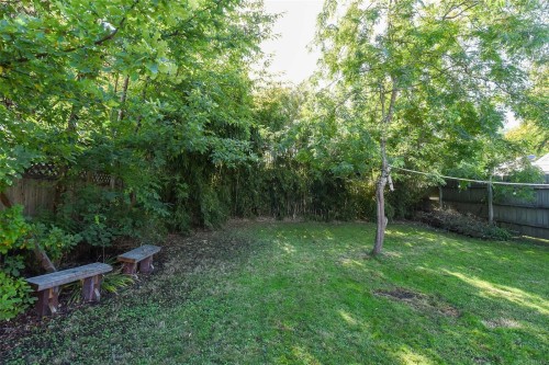 2767 Ulverston Ave, Cumberland, BC 